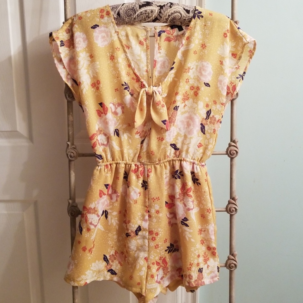 NWT so cute romper